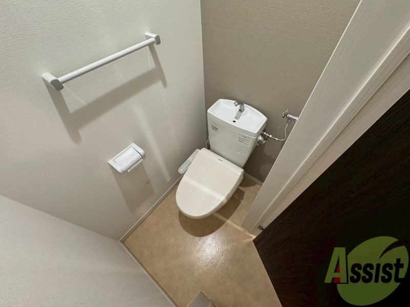 トイレ　こちらはトイレです。清潔感があり、安心して使用できます。