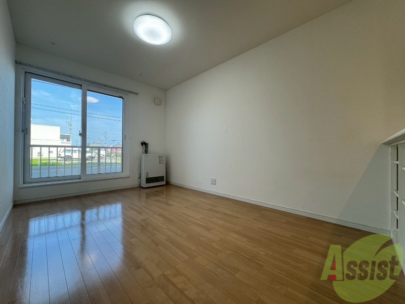 居室・リビング　広くてキレイなお部屋が広がっていて、充実した生活が送れそう。