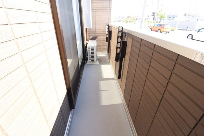 バルコニー　外からの目が気にならないバルコニーで洗濯物が干せます