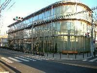 図書館　日野市立多摩平図書館（図書館）まで304m