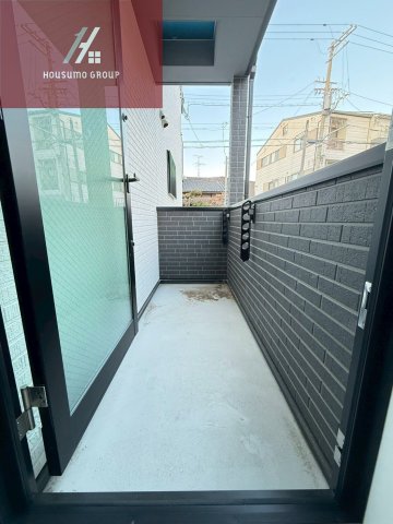 バルコニー　外からの目が気にならないバルコニーで洗濯物が干せます