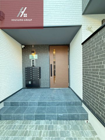 エントランス　落ち着いたエントランスです