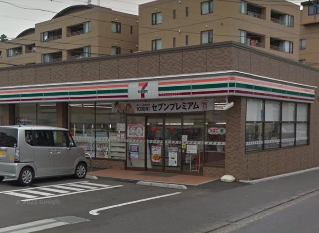 コンビニ　セブンイレブン（コンビニ）まで850m
