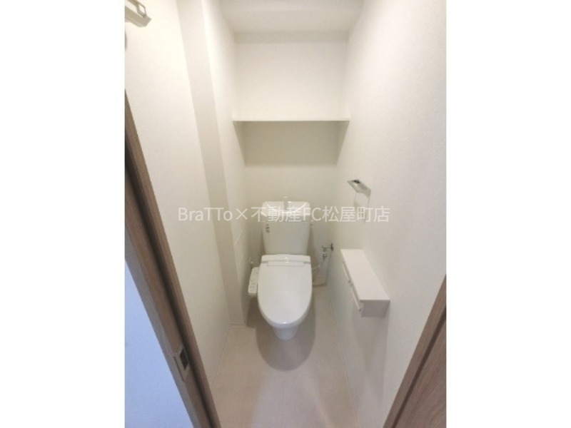 トイレ　トイレ（ウォシュレット付き）