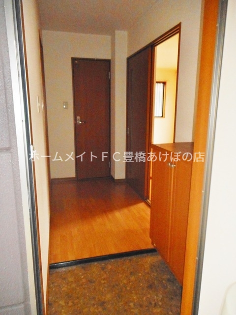 玄関　同型別部屋写真