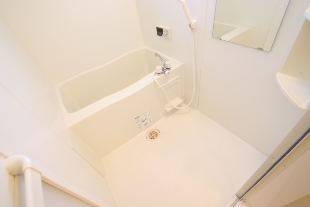 バス・シャワールーム　※別室の参考写真の為、現況優先です。