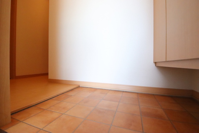 玄関　※別室の参考写真の為、現況優先です。