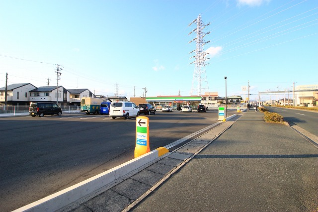 コンビニ　ファミリーマート 浜松初生テクノロード店（コンビニ）まで405m