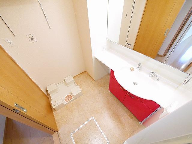 洗面設備　コンパクトで使いやすい洗面所