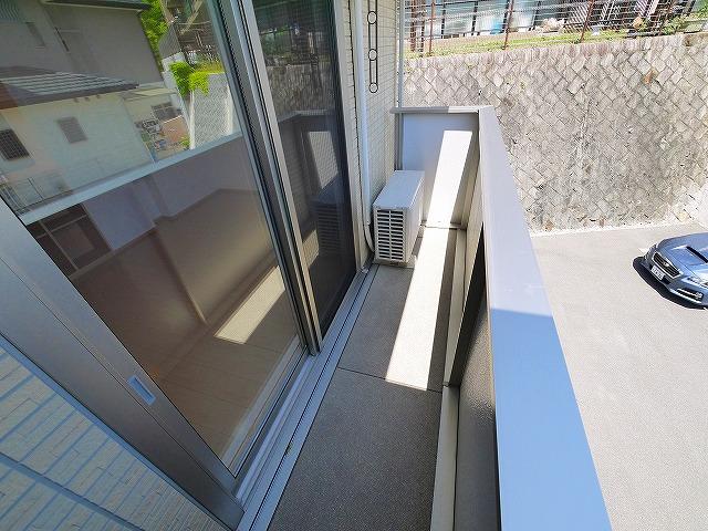 バルコニー　外からの目が気にならないバルコニーで洗濯物が干せます