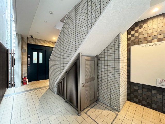 バス・シャワールーム　ゆとりのあるエントランスです