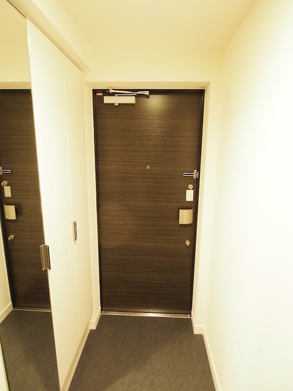 玄関　同施工会社の同仕様写真です。