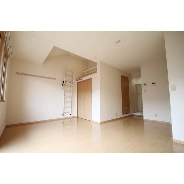 居室・リビング　※写真はＡ２０２にて撮影（反転）