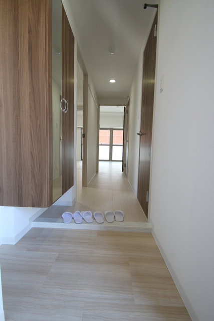 玄関　※別室の参考写真の為、現況優先です。