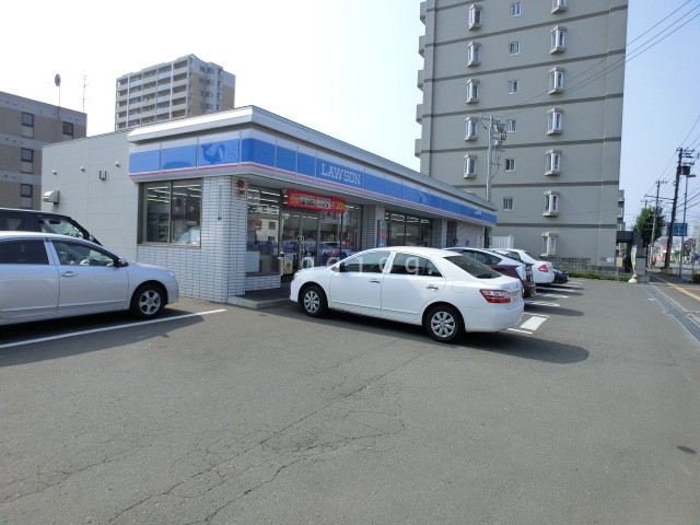 コンビニ　ローソン札幌北17条東7店（コンビニ）まで284m