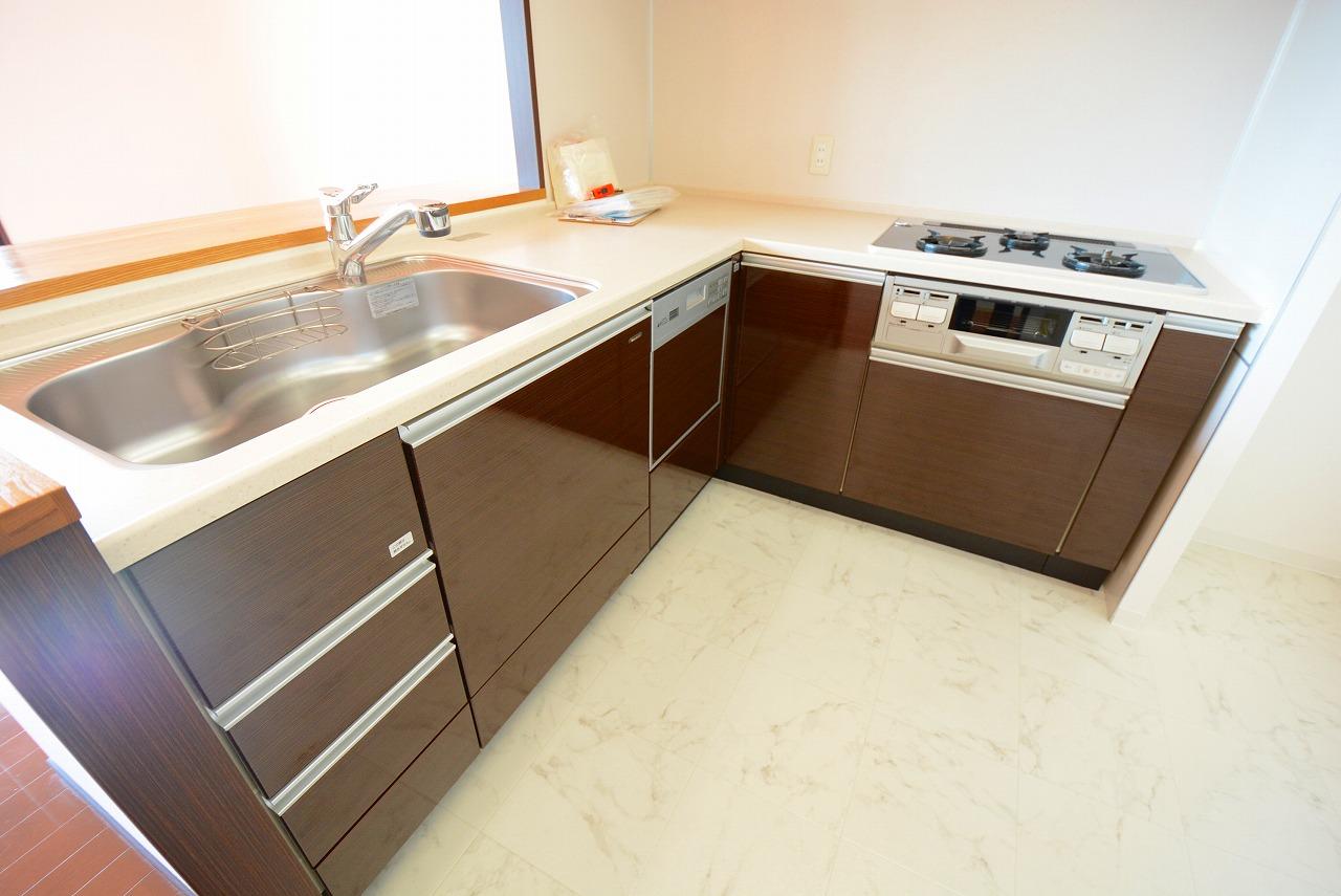 キッチン　使い勝手の良いＬ字型キッチン！