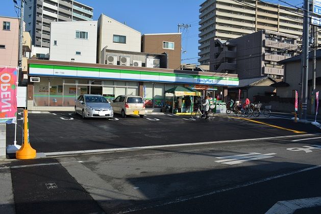 コンビニ　ファミリーマート諏訪一丁目店（コンビニ）まで268m