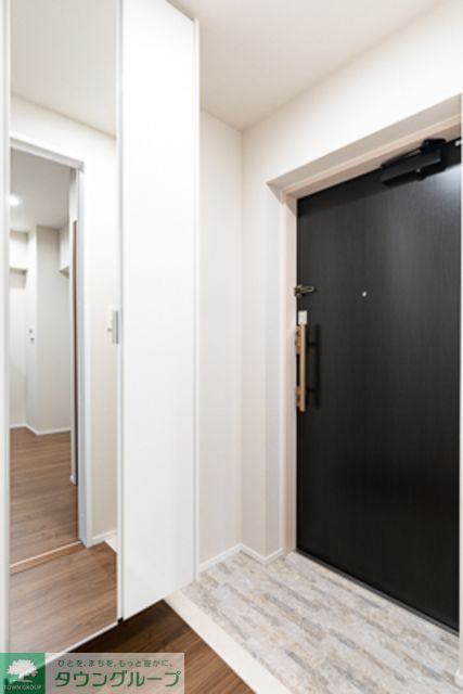 玄関　※写真は同タイプ住戸です。