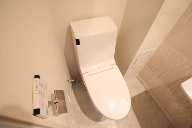 トイレ　※別室の参考写真の為、現況優先です。