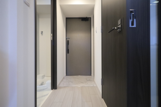 玄関　※別部屋の写真です