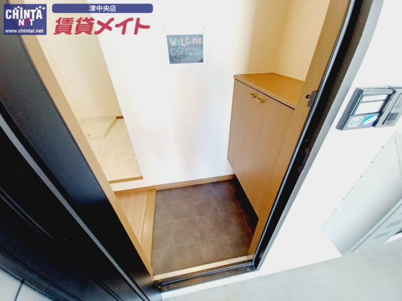 玄関　反転タイプ参考写真