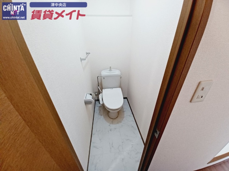 トイレ　反転タイプ参考写真