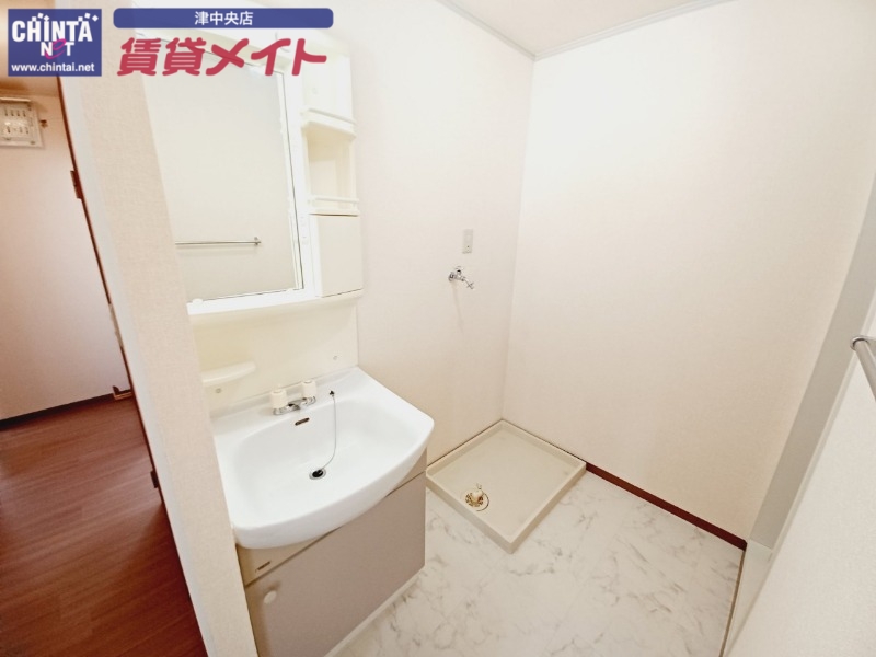 洗面設備　反転タイプ参考写真