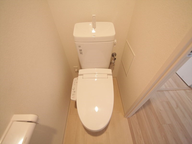 トイレ　温水洗浄暖房便座付トイレ