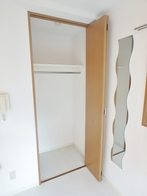 収納　同建物の別部屋の写真です。