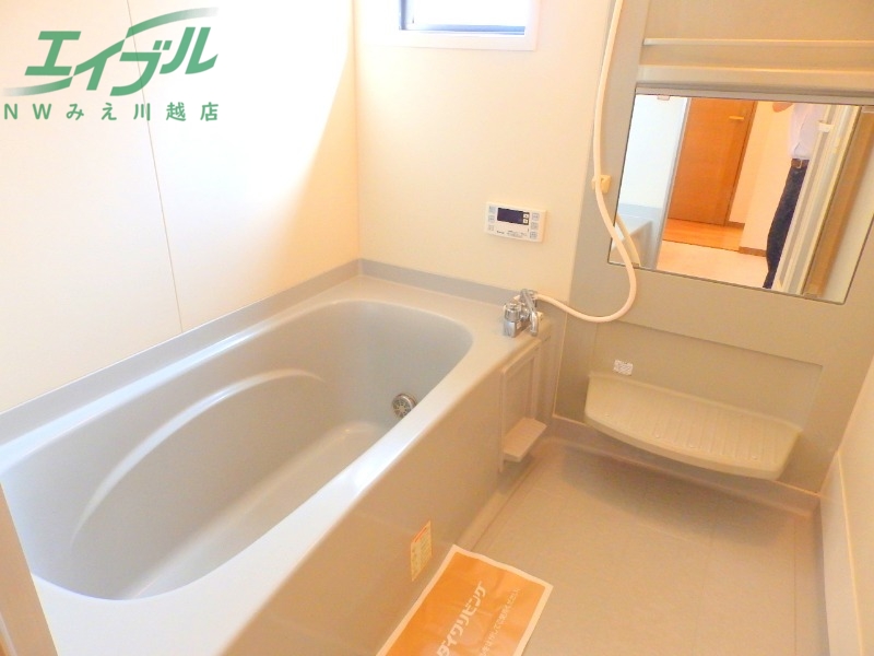 バス・シャワールーム　同物件別室の画像です