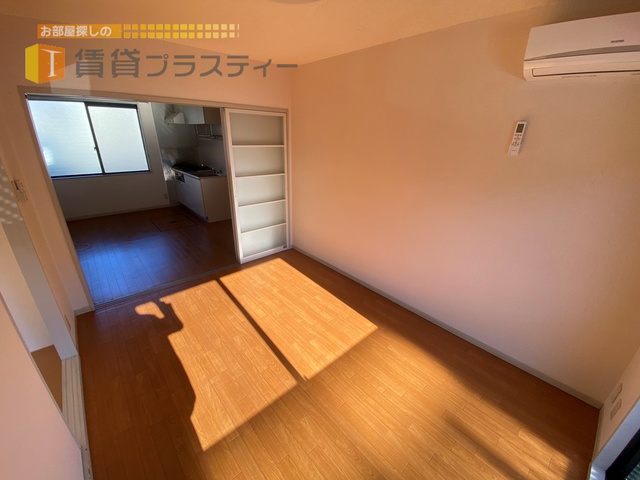 居室・リビング　※反転タイプになります。