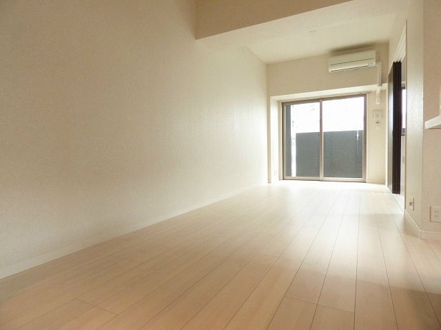 居室・リビング　日当たり良好☆