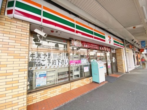 コンビニ　セブンイレブン 横須賀追浜駅前店（コンビニ）まで652m