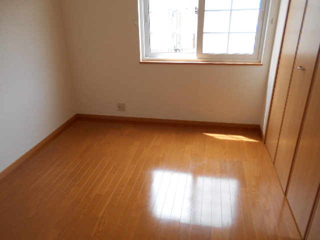 その他部屋・スペース　南面寝室（洋室・６．６畳）