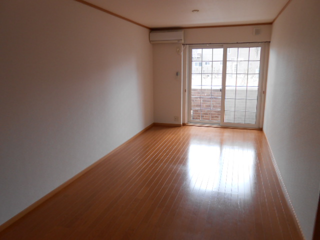 居室・リビング　南面リビング（１４．６畳）・エアコン完備