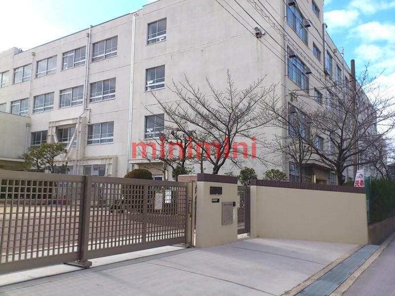 小学校　高槻市立土室小学校（小学校）まで20m