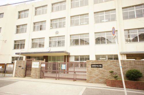小学校　大阪市立 川辺小学校（小学校）まで230m