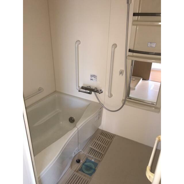 バス・シャワールーム　別号室の参考写真です。