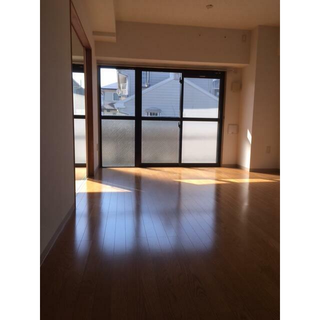 居室・リビング　別号室の参考写真です。