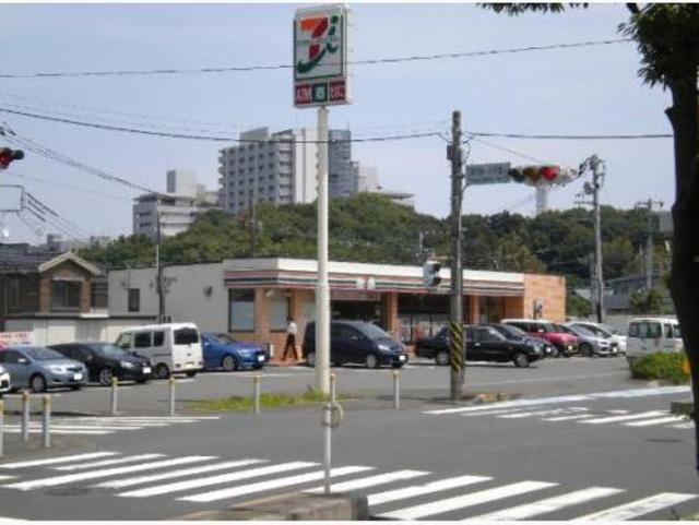 コンビニ　セブンイレブン横浜荏田東4丁目店（コンビニ）まで888m