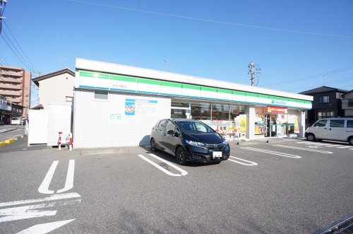 コンビニ　ファミリーマート 新潟十番町店（コンビニ）まで467m