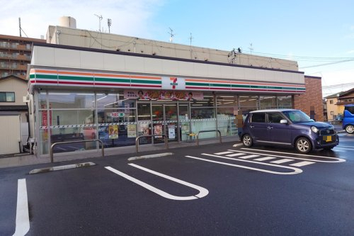 コンビニ　セブン-イレブン 新潟横七番町通店（コンビニ）まで397m