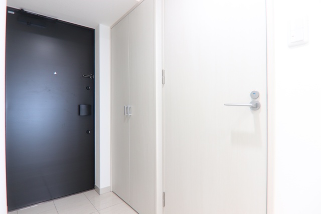 玄関　※別室の参考写真の為、現況優先です。