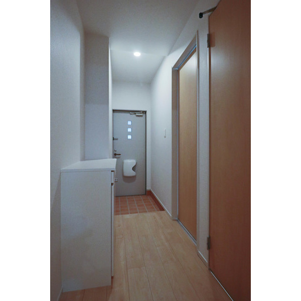 玄関　同じ建物の別のお部屋