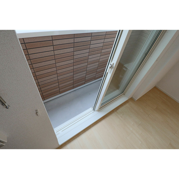 バルコニー　同じ建物の別のお部屋