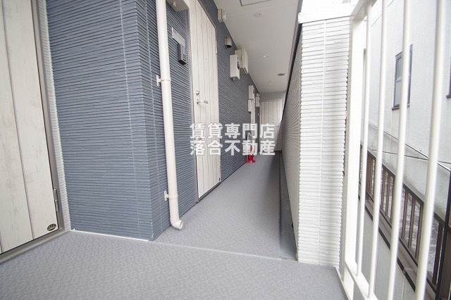 エントランス　落ち着いた共用部