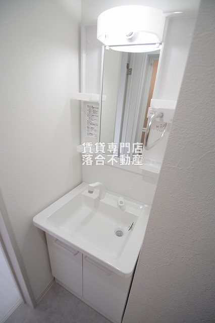 洗面設備　独立洗面化粧台付き