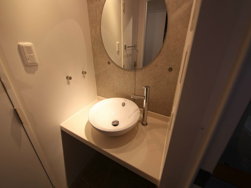 洗面設備　脱衣所　デザイン独立洗面台　洗濯機ご用意できます