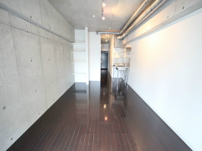 居室・リビング　洋室10.5帖　デザイナーズ　間接照明付