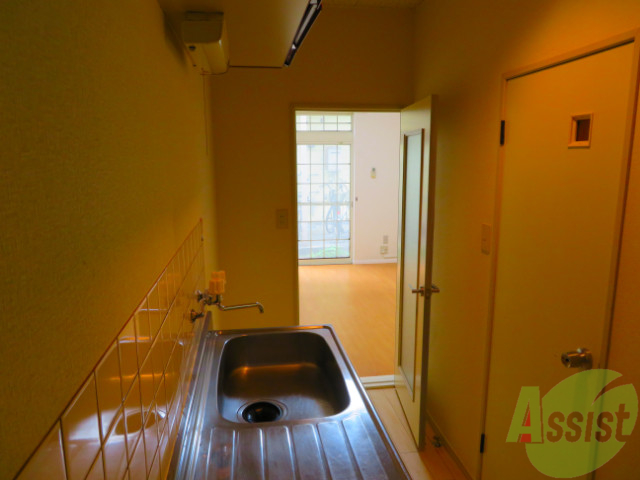 玄関　玄関からみたキッチンです。いかがでしょうか。